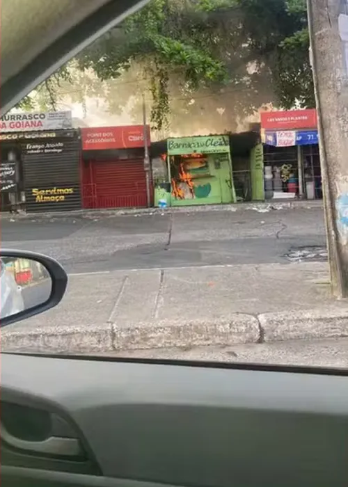 
					Vendedora tem barraca incendiada por ex-companheiro em Salvador
				
				