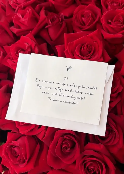 
					Vini Jr surpreende Virginia com presente gigante: 'Amada em voz alta'
				
				