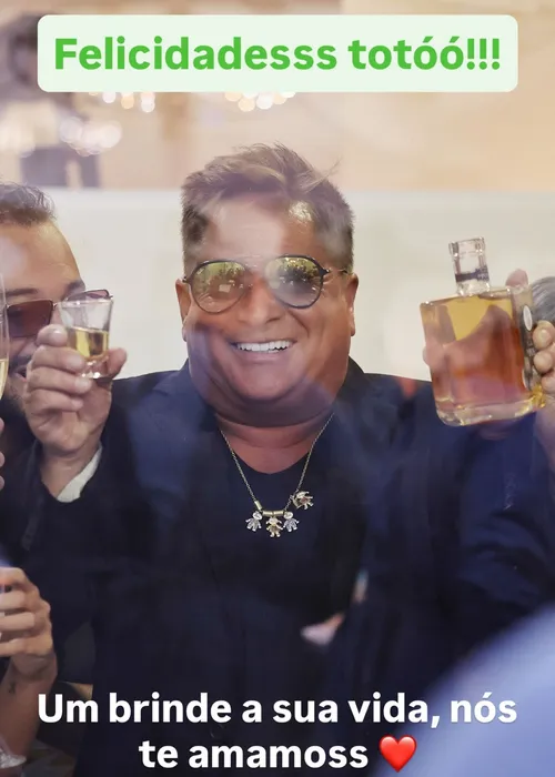 
					Virginia abre álbum de fotos com Leonardo: 'Sogro é para sempre'
				
				