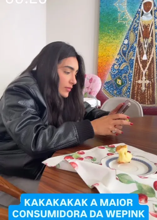 
					Virginia comete gafe com Vini Jr após viagem em família: 'Solteira'
				
				