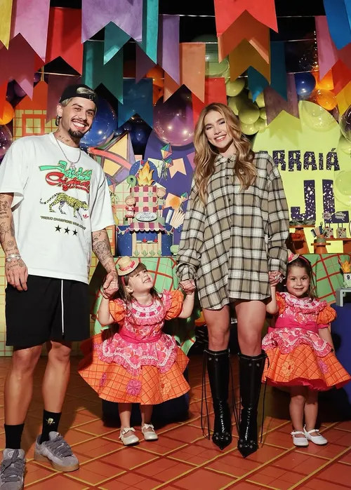 
				
					Virginia e Zé Felipe passam Dia dos Namorados juntos e web não perdoa
				
				