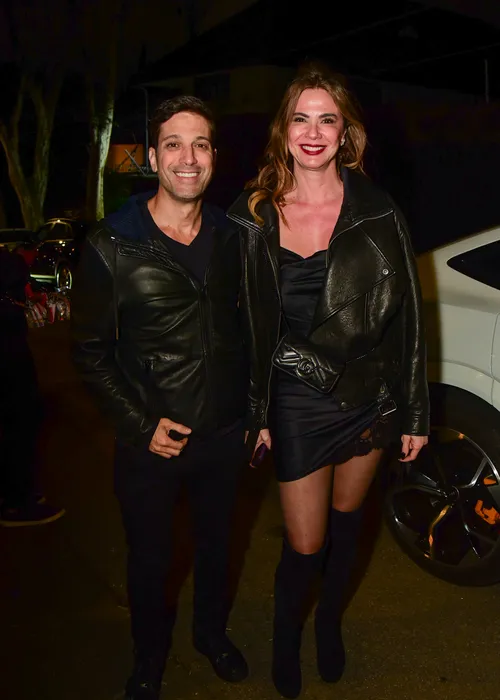 
					Virginia reencontra João Guilherme após término com Zé Felipe; FOTOS
				
				