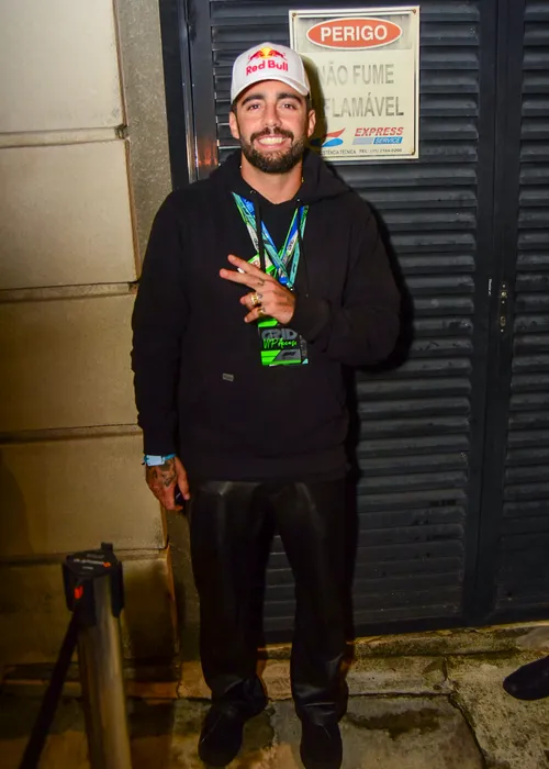 
					Virginia reencontra João Guilherme após término com Zé Felipe; FOTOS
				
				