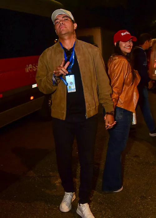 
					Virginia reencontra João Guilherme após término com Zé Felipe; FOTOS
				
				