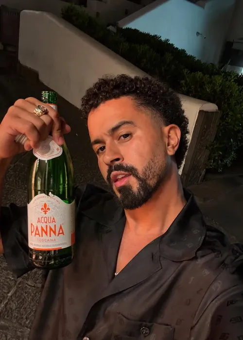 
					Yasmin Brunet é flagrada em momento íntimo com empresário
				
				