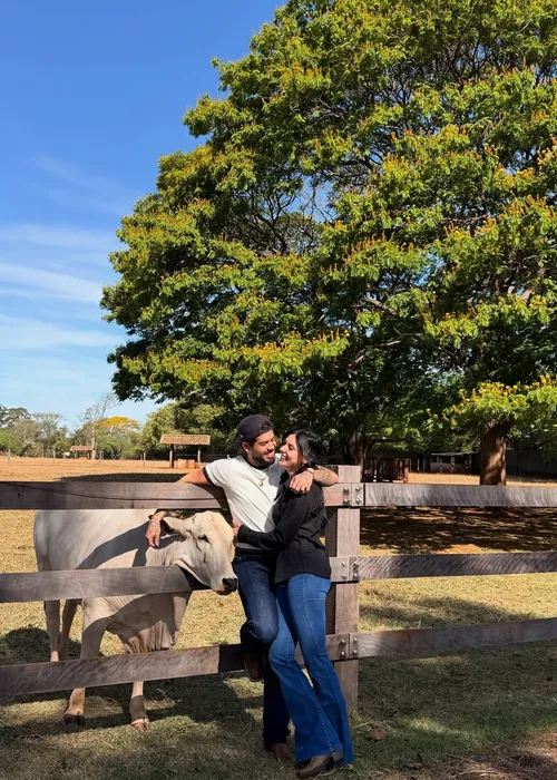 
					Ana Castela e Zé Felipe dão 1º beijo em público e gesto chama atenção
				
				