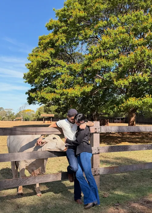
					Zé Felipe assume namoro com Ana Castela e abre álbum de fotos
				
				