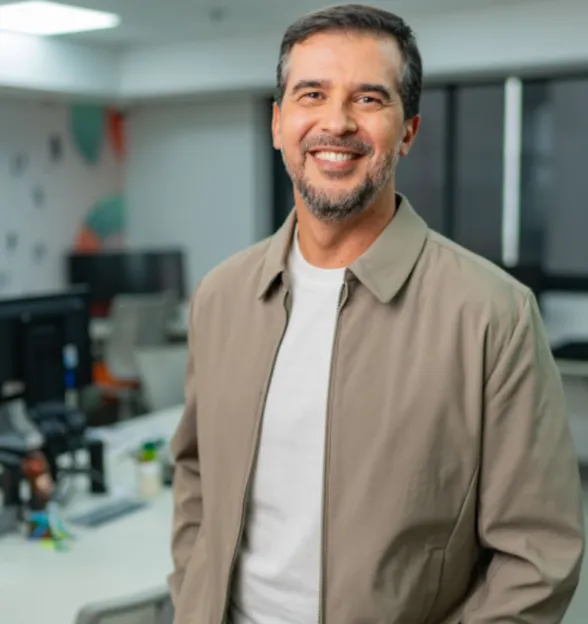 Fernando Sodake estreia na Bahia FM com novo programa jornalístico
