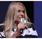 
                  Adriane Galisteu surpreende e revela projeto com concorrente da Record