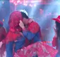 
                  Dança dos Famosos: Rodrigo Faro ‘beija’ Silvero Pereira e agita web