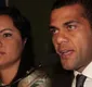 
                  Daniel Alves trava guerra judicial com ex-esposa por roubo milionário