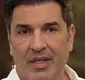 
                  Edu Guedes cai no choro ao voltar à televisão ao lado de Ana Hickmann