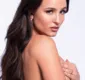 
                  Larissa Manoela surpreende e faz topless por causa nobre; FOTOS
