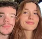 
                  Marido de Sasha comete gafe ao mostrar bumbum em foto e modelo reage