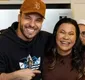 
                  Murilo Huff e mãe de Marília chegam à audiência de conciliação; veja