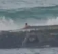 
                  VÍDEO: homem se segura em pedras, mas é arrastado por ondas na Bahia