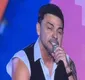 
                  Zezé Di Camargo dá vexame em palco e proíbe imprensa de filmar; VÍDEO