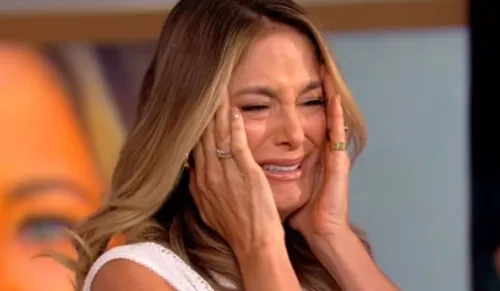 
					Ana Hickmann faz declaração em despedida de Ticiane Pinheiro: 'Doído'
				
				