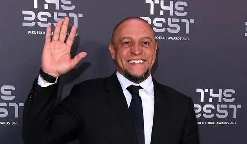 
					De Roberto Carlos a Petkovic: quem são os ex-jogadores envolvidos em esquema de compra de diplomas falsos de técnico
				
				