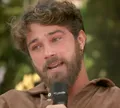 André Luiz Frambach chora ao expor dificuldades com Larissa Manoela