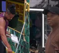 BBB: Leandro entra em confronto com Edilson após provocação de Jordana