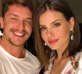 Camila Queiroz surpreende e mostra rosto da filha pela 1ª vez