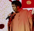 Djavan fica aos prantos em homenagem a Gal Costa durante show; VÍDEO