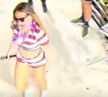 Homem joga copo em rosto de Alinne Rosa no Fortal 2026; vídeo
