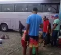 Pelo menos dois morrem após ônibus invadir rodoviária na Bahia