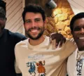 Thiago Muller une carnaval brasileiro e música latina em álbum inédito