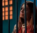 Três Graças: Arminda enlouquece após rasteira e corre atrás de amante