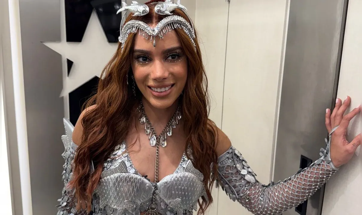 Anitta se pronuncia após superlotação em bloco no Carnaval de Salvador