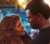 Coração Acelerado: Agrado vira fura-olho e investe em crush da amiga