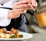 Curso de gastronomia oferece 200 vagas para cozinheiras em Salvador