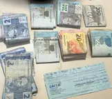Idoso é preso com quase R$ 10 mil, drogas e TV furtada na Bahia