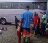 Pelo menos dois morrem após ônibus invadir rodoviária na Bahia