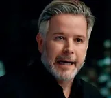 'Três Graças': Ferette tenta matar Viviane e atropela Leonardo