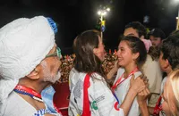 Sobrinha de Preta Gil, Flor Gil cai no choro com homenagem à cantora