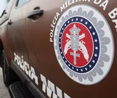 Mulher é encontrada com faca cravada nas costas; homem foi preso