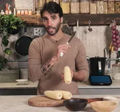 Aprenda a fazer o mingau de milho verde perfeito de Daniel Cady