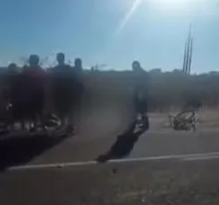 Ciclista morre após ser atropelada por carro em acostamento na Bahia