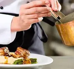 Curso de gastronomia oferece 200 vagas para cozinheiras em Salvador