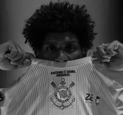 Folia de desculpas: o esporte pede perdão sem jamais se arrepender