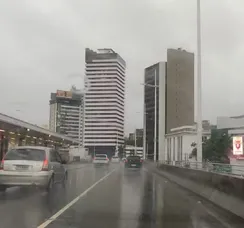 Inmet emite alerta para chuvas intensas em mais de 300 cidades baianas