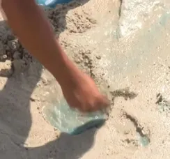 Moradores denunciam suspeita de contaminação em praia de Salvador