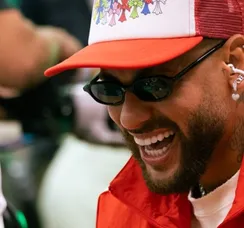 Neymar participa de torneio de pôquer durante jogo do Santos