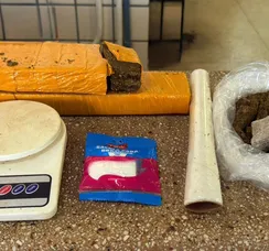 PM apreende drogas e materiais do tráfico no interior da Bahia