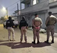 PMs são presos suspeitos de manter em cárcere e matar jovens na Bahia