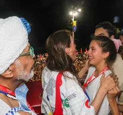 Sobrinha de Preta Gil, Flor Gil cai no choro com homenagem à cantora