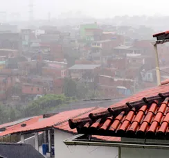 Tempo melhora em Salvador, mas nova frente fria traz chuvas fortes